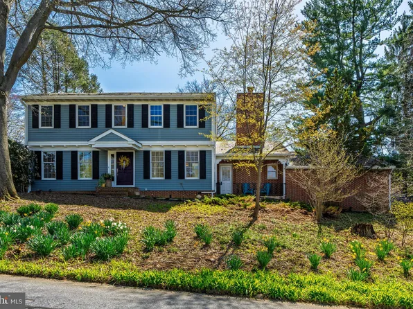 1114 Colonial Rd, Lancaster, PA 17603