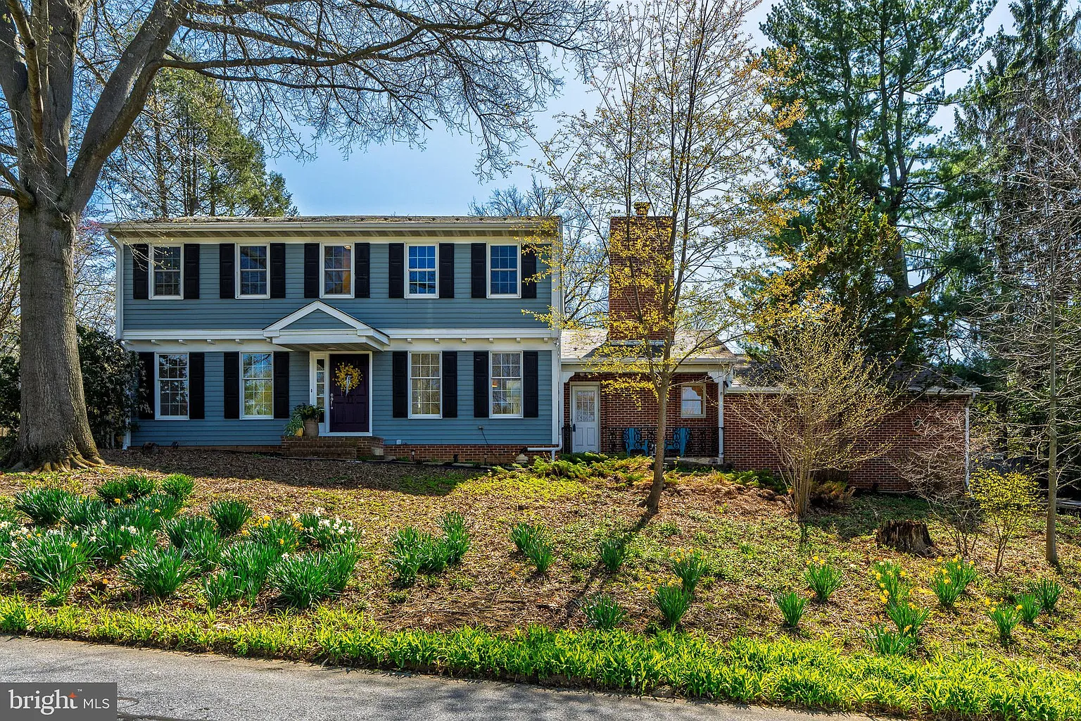 1114 Colonial Rd photo 1
