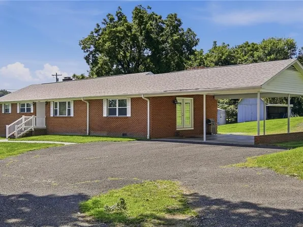 3438 E Pine St, Mount Airy, NC 27030