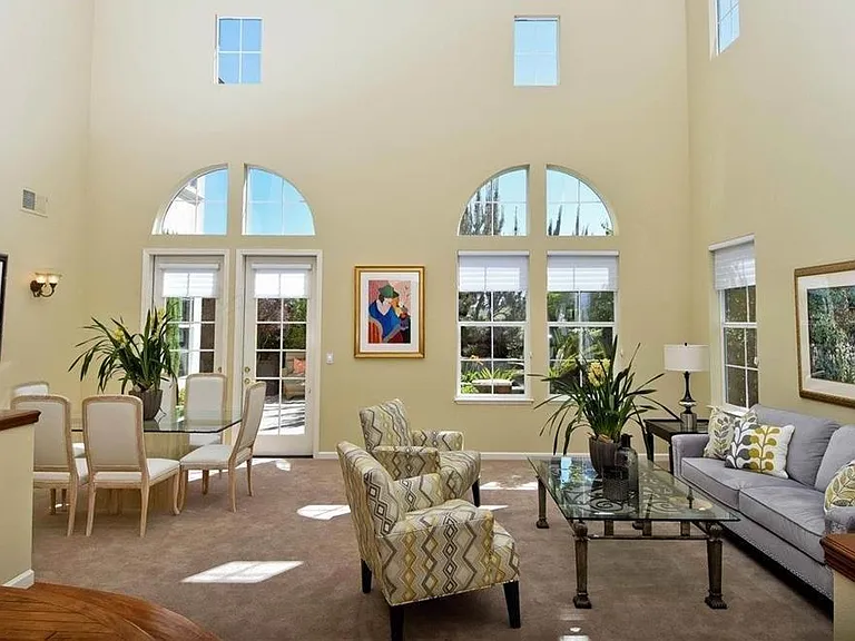 1162 S Chanterella Dr — Photo 2