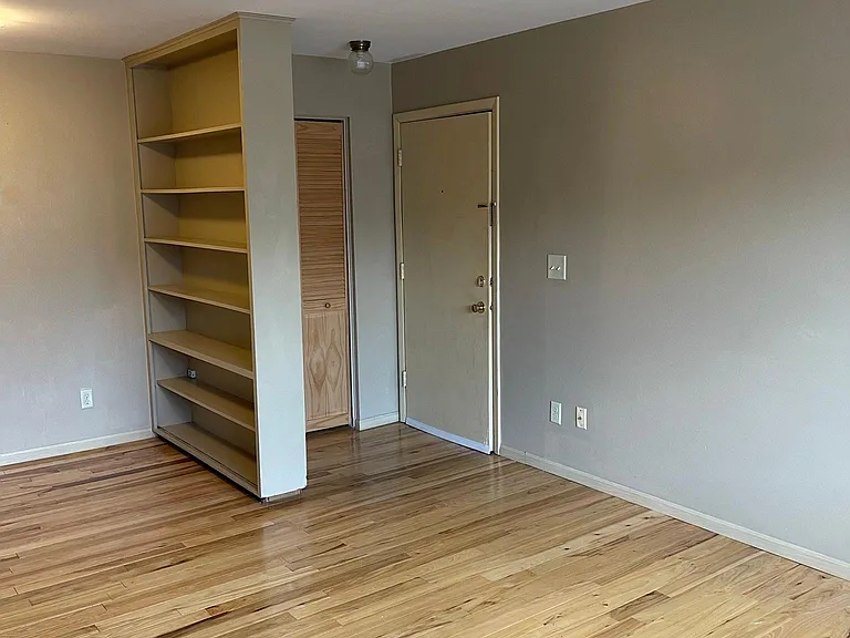 411 E Market St #304A — Photo 5