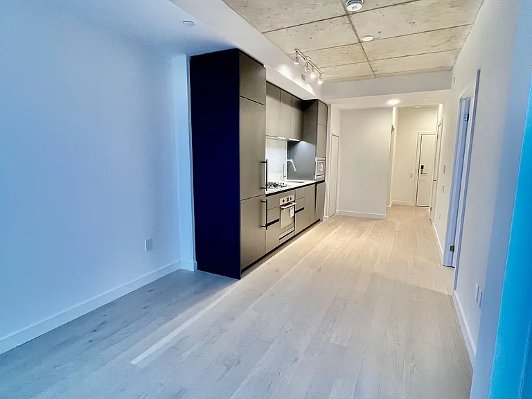 1720 Bayview Ave #527 — Photo 8