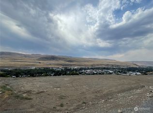 9 Parks Dr, Okanogan, WA 98840