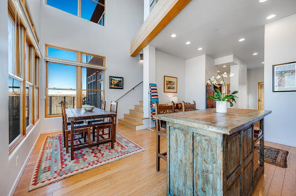 1010 Marquez Pl — Photo 2