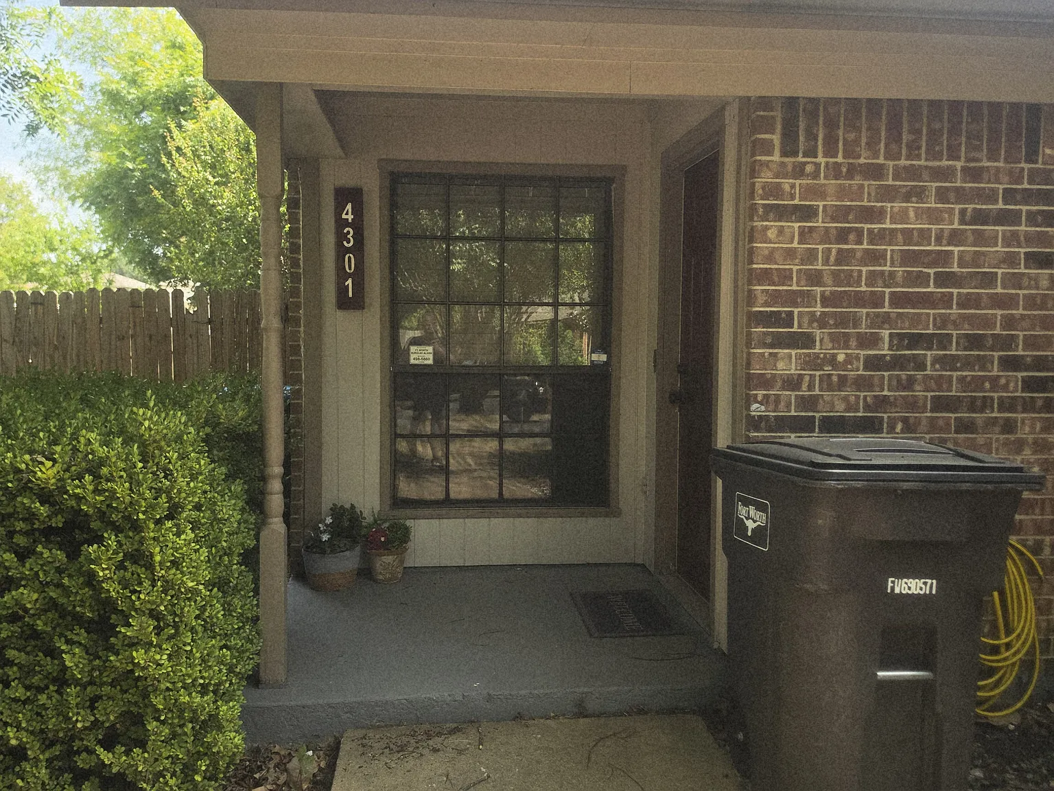 2 bed, 1004 sqft, $1,300 — Photo 2