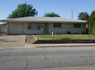 308 Broken Arrow Rd, Roswell, NM 88201