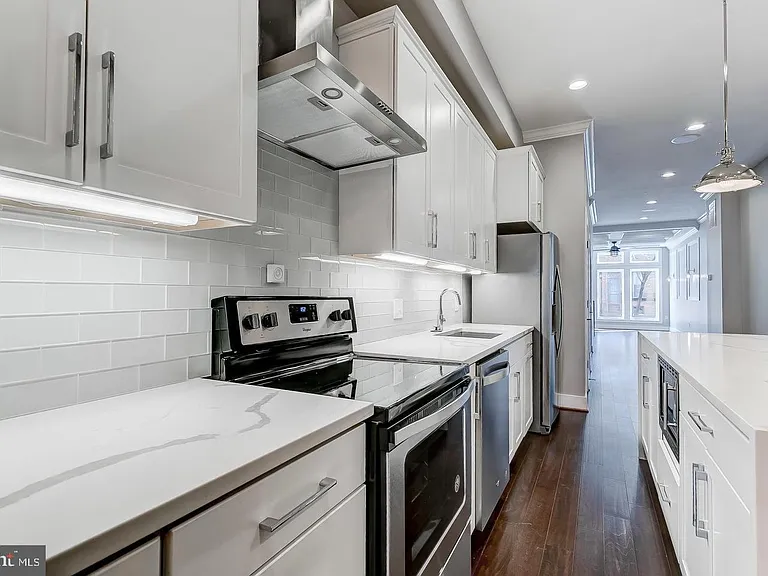 1440 S Charles St — Photo 11