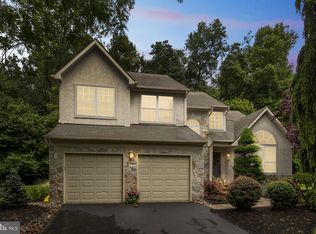 16 Crocus Ln, Newtown, PA 18940