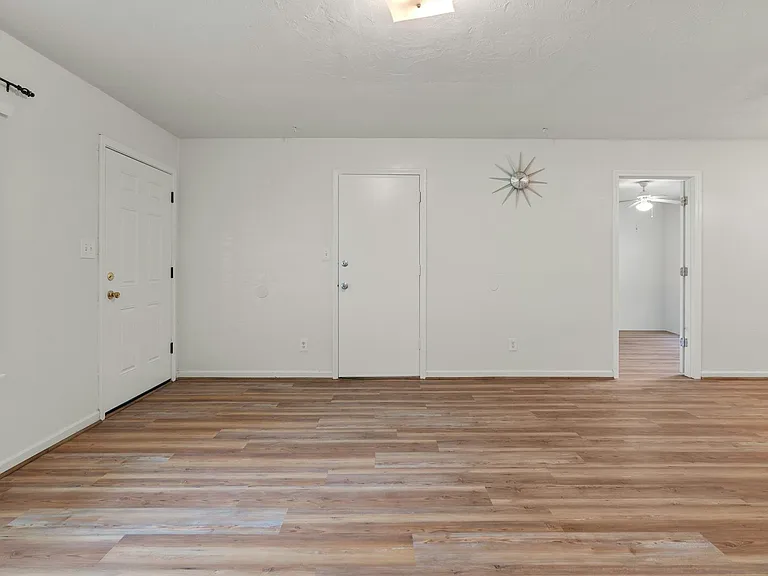 2434 Jolene Ln — Photo 34