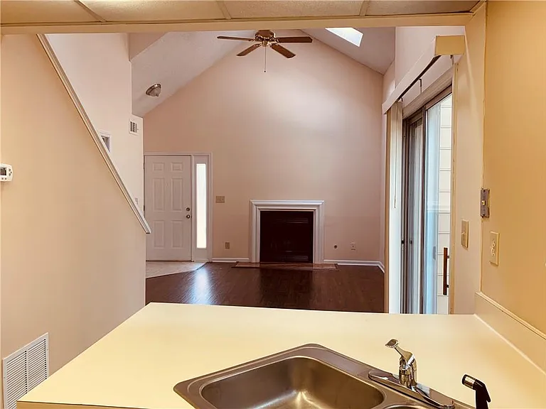 2665 Windy Hill Pl SE #C — Photo 5