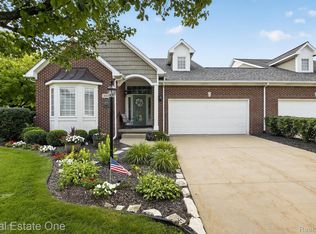 446 Delmar Ct, Highland, MI 48357
