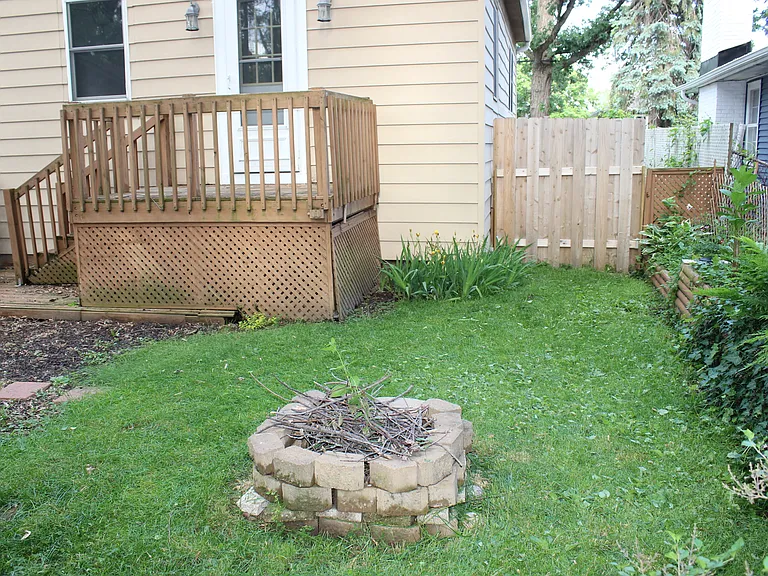 2430 Superior St — Photo 22