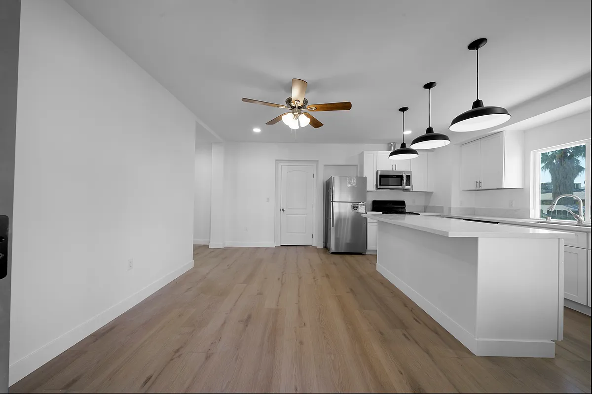 Building Photo - 1438 N Summit Ave #1438