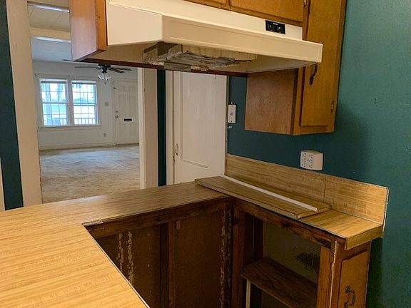 5th image of 2427 Fearing Ave