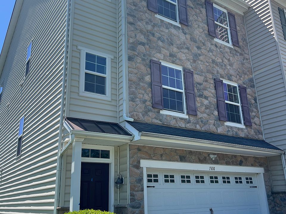 1st image of 788 Jacobsen Cir