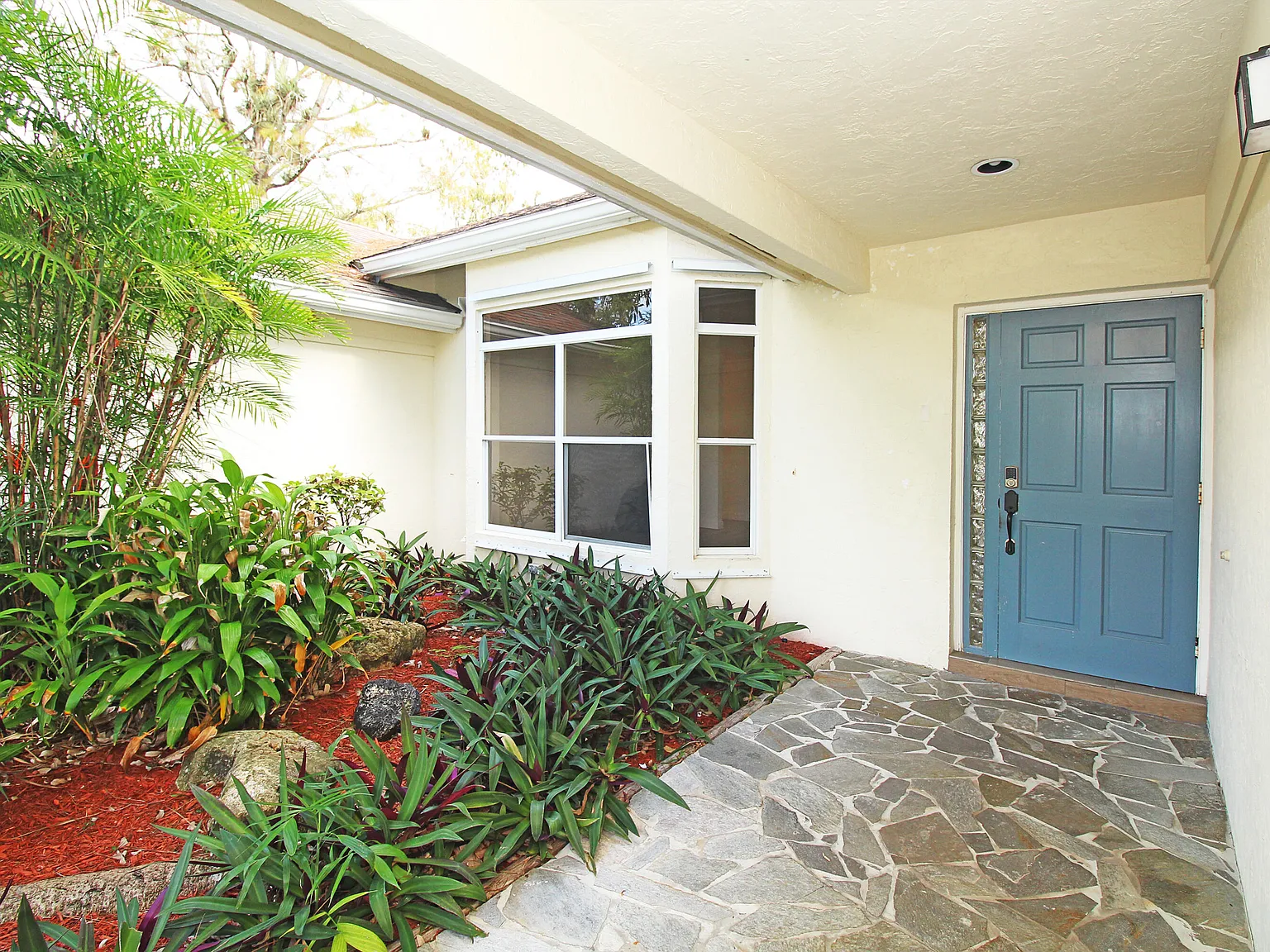 4 bed, 2.5 bath, 2476 sqft, $4,750 — Photo 4