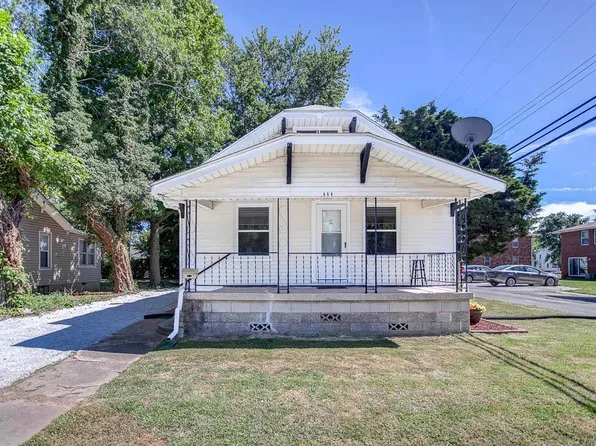 111 E 4th St, Roxana, IL 62084