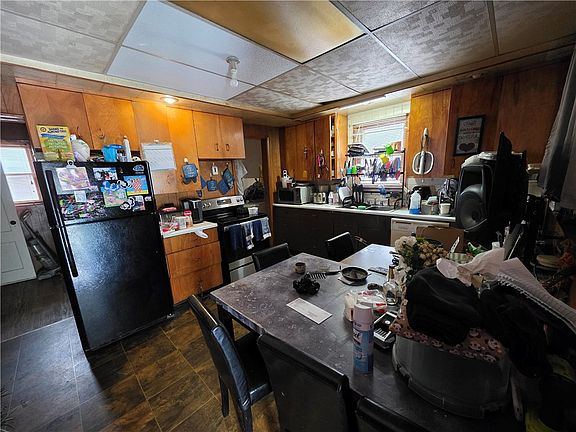 4th image of 409 Hague St