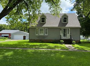 211 S Ontario St, Pomeroy, IA 50575