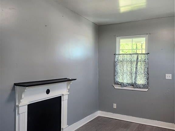 3rd image of 2437 Bartholomew St