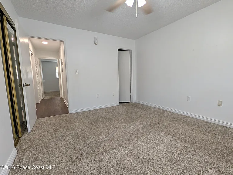 217 Bristol Ln — Photo 16