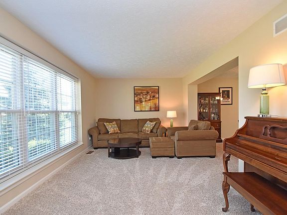 3rd image of 5081 Lakeside Dr
