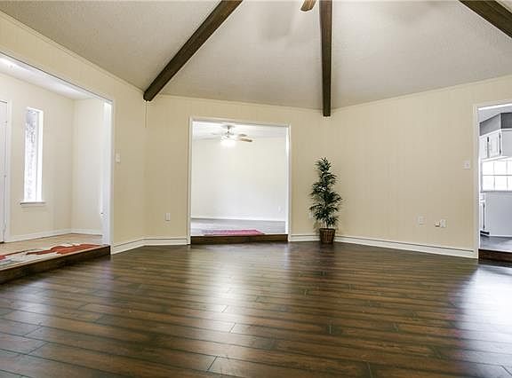 5th image of 1116 Angela Dr