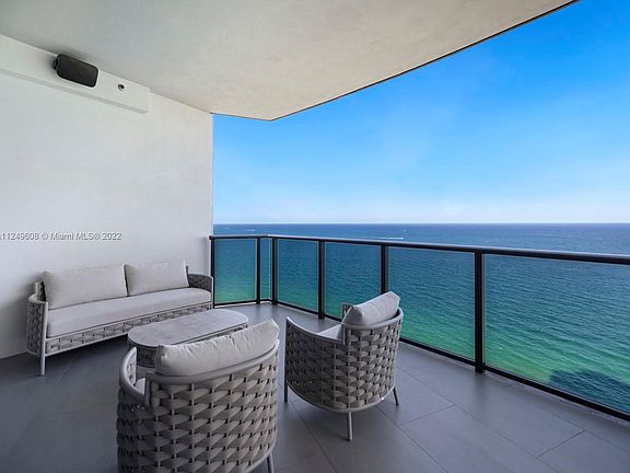 3rd image of 18555 Collins Ave APT 2501