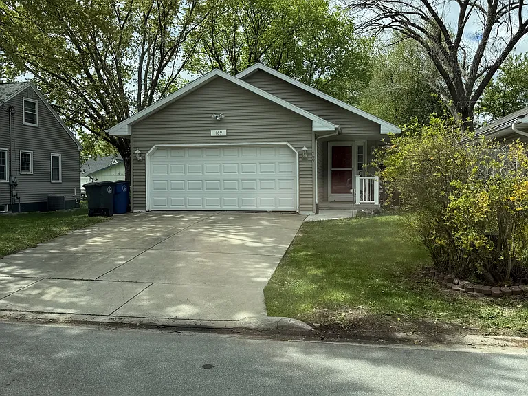 469 Dutton Ave — Photo 1
