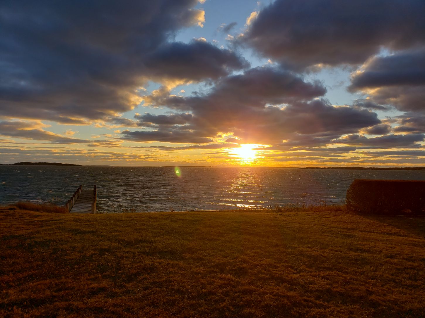  long waterside lawn