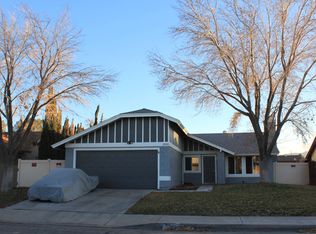 2722 Sunnyvale Rd, Lancaster, CA 93536