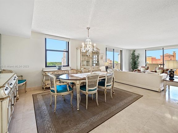 4th image of 600 Biltmore Way APT 819