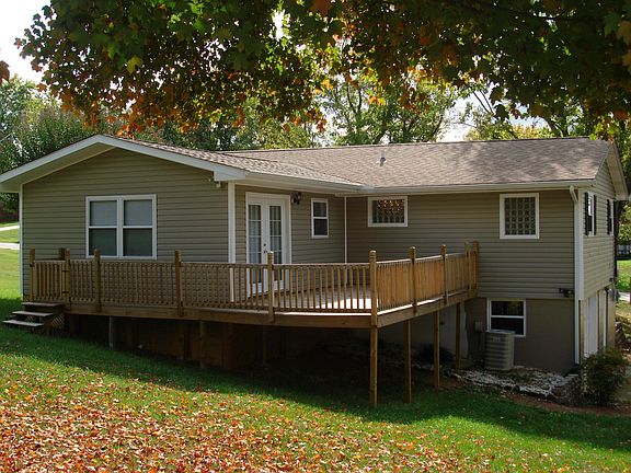 5th image of 448 Hilltop Dr