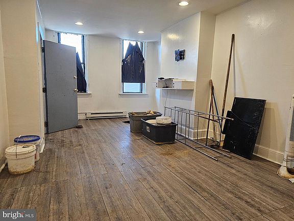 5th image of 869 E Russell St
