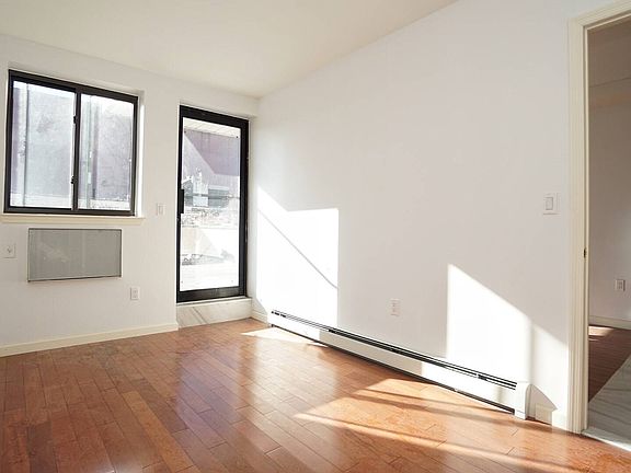 5th image of 982 50th St Floor 2B-2