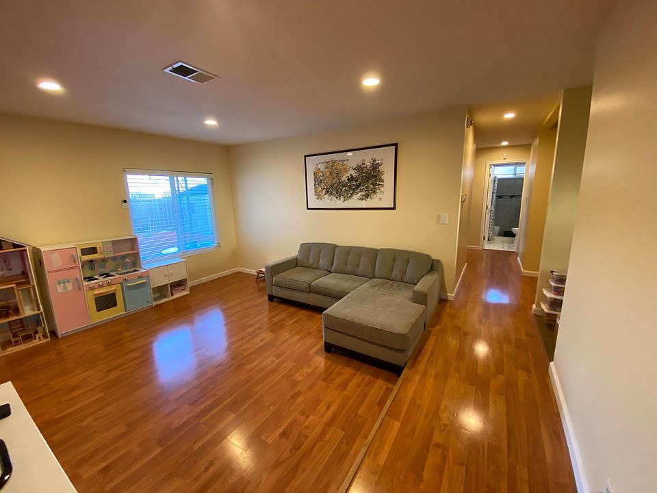 1st image of 32425 Deborah Dr