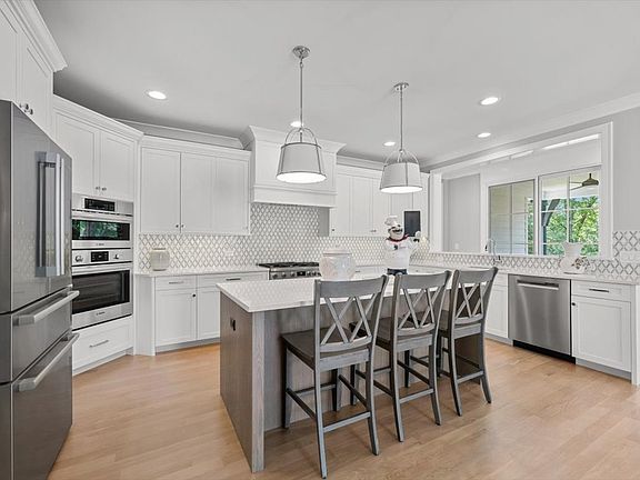 3rd image of 6210 Clarendon Hills Rd Lot 2