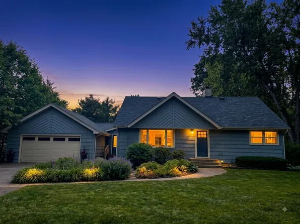 12810 Lone Oak Dr, Minnetonka, MN 55305