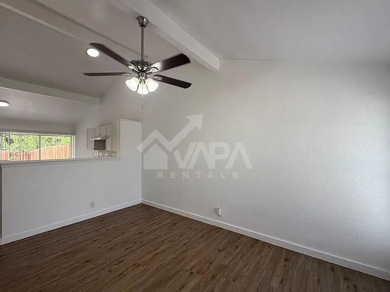 7239 Glen Hl — Photo 13