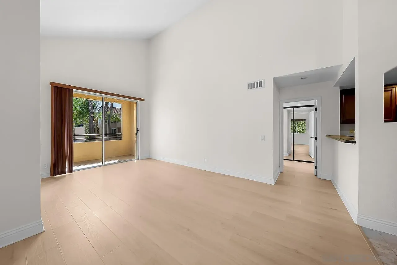2 bed, 2.0 bath, 1080 sqft, $3,400 — Photo 3