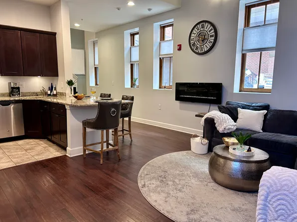5 Spring St APT 101, Saratoga Springs, NY 12866