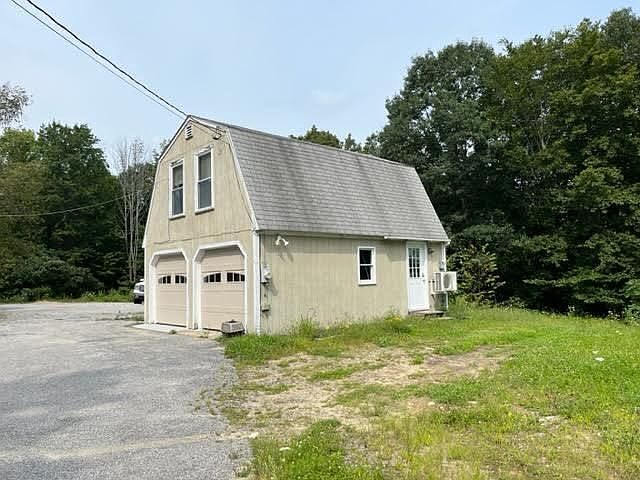 2nd image of 75 Moody Road