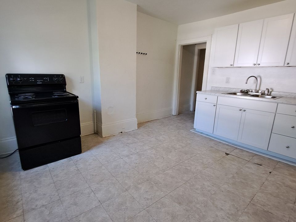 1st image of 1002-1004 S Fountain Ave #1002-1/2