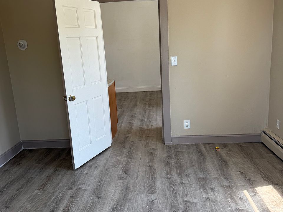 1st image of 635 Fall River Ave #3B