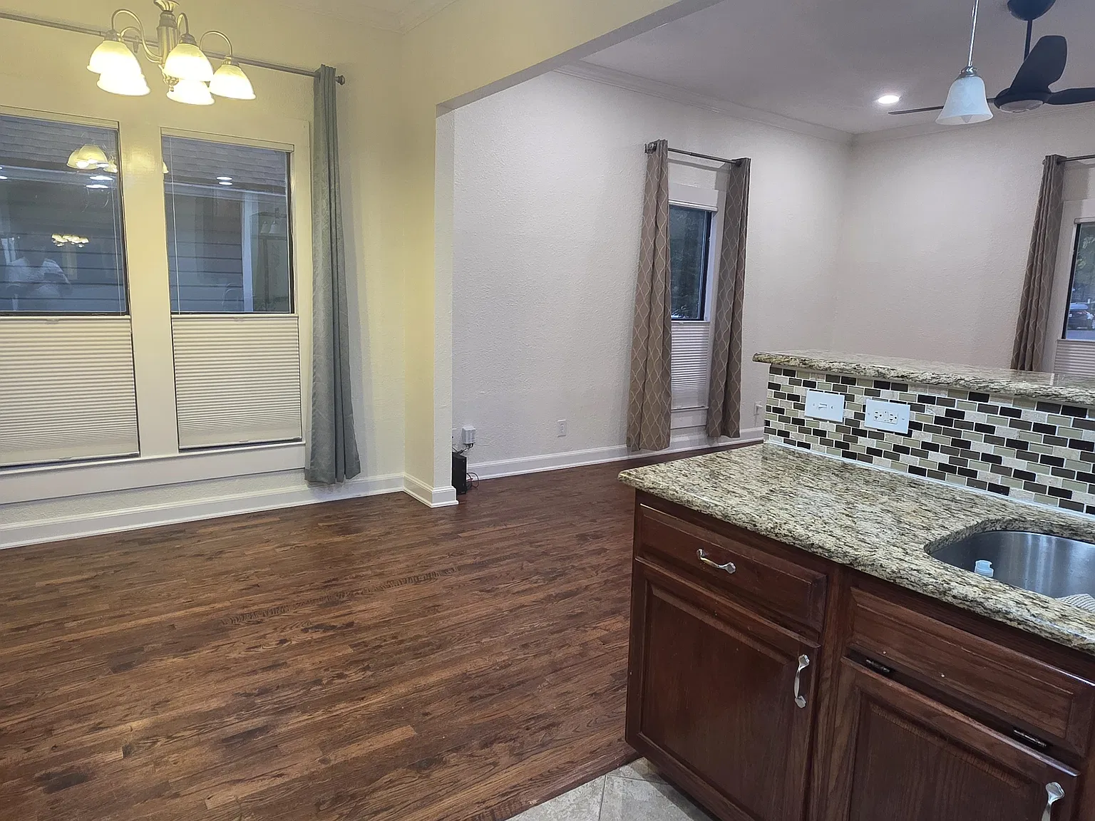 3 bed, 1472 sqft, $2,300 — Photo 3