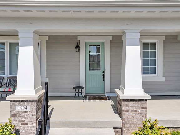 3rd image of 1904 Ponsonby Dr