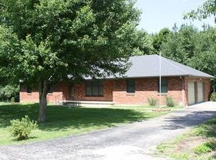 25 Skyline Dr, Adrian, MO 64720