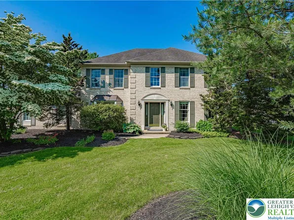 511 Magnolia Ln, Nazareth, PA 18064