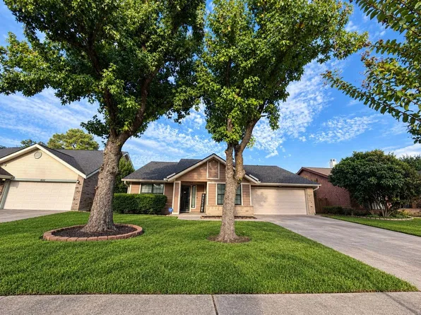 4238 Hambledon Village Dr, Houston, TX 77014