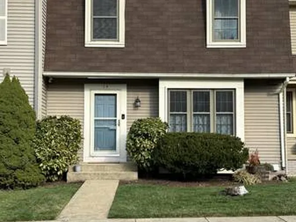 14 Haxall Ct, Sterling, VA 20165